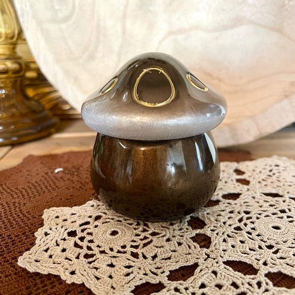 New! Handmade Resin Mushroom 🍄 Trinket Dish - Picture 2 of 6